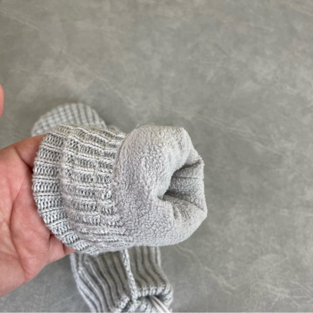 NEW Aritzia Sunday Best Light Gray Waffle Knit Mittens Ribbed Cuffs Fleece Lined - Picture 5 of 5
